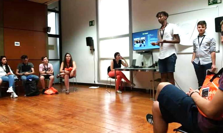 La presentazione del contributo del team italiano